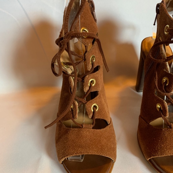 Nine West Brown Leather Lace Up Heels with a Zipper! - Picture 3 of 11